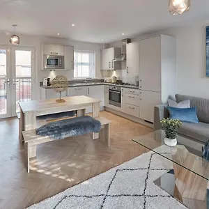 Apartment Host & - Shipwrights, Whitby