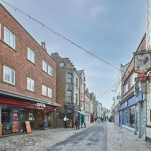Apartment Host & - Endeavour, Whitby